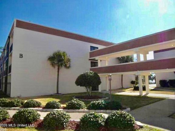 2nd image of 2046 Beach Blvd APT B220