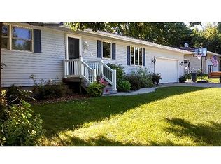 1500 Hickory Heights Dr, Waverly, IA 50677