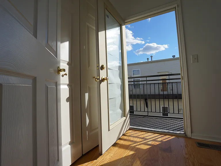3238 N Kilbourn Ave #13 — Photo 17