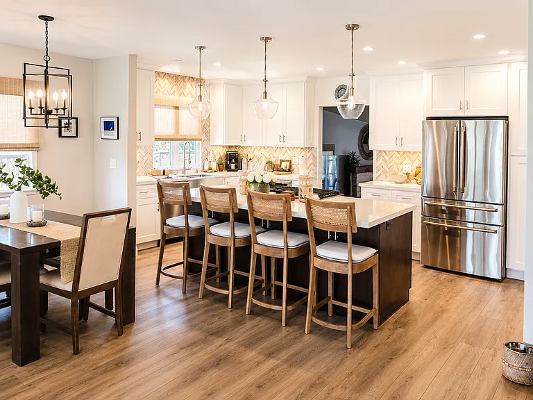 Kitchen & dining