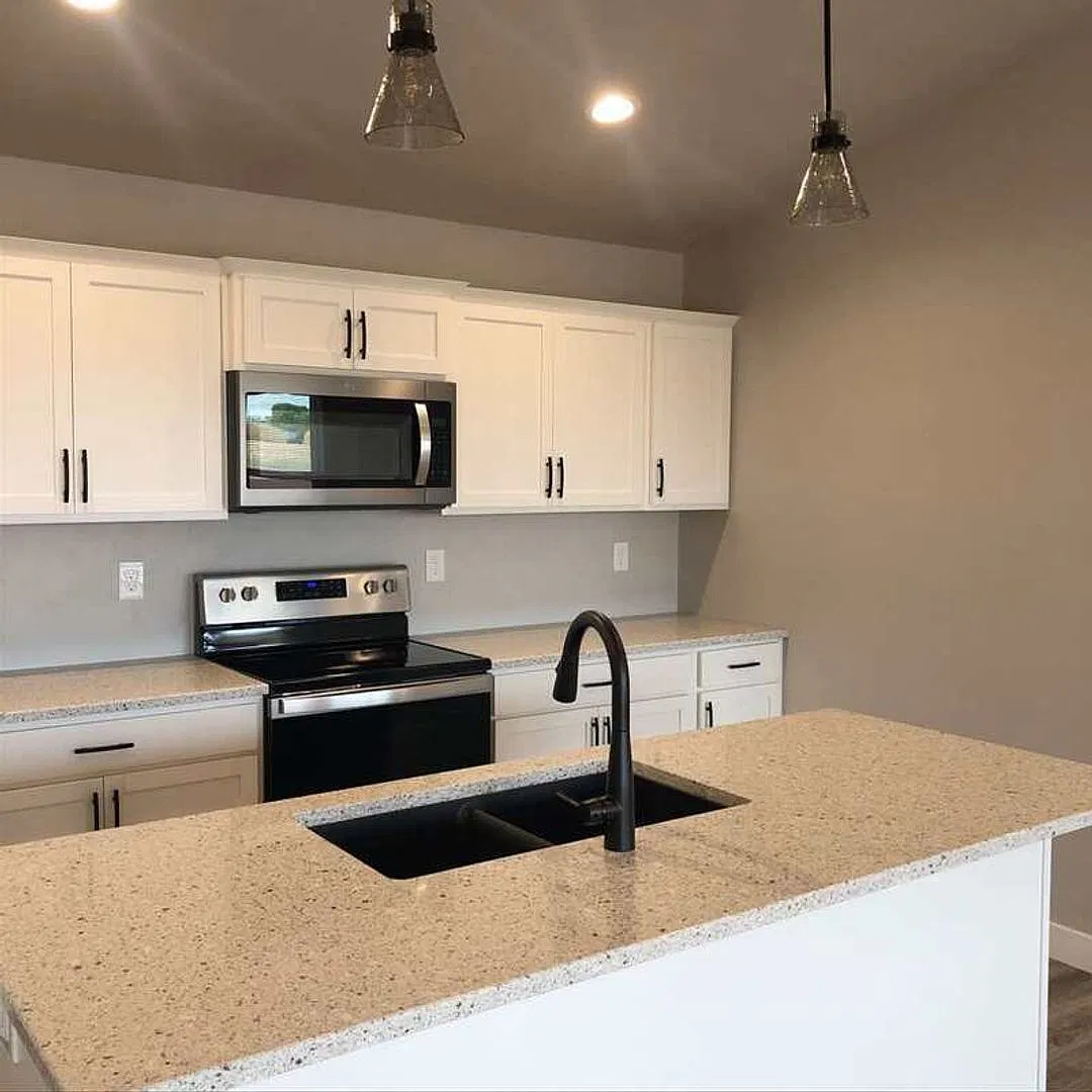 449 / 451 Longwood Lane — Photo 2