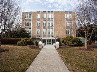 1028 Farmington Ave APT 1B, West Hartford, CT 06107