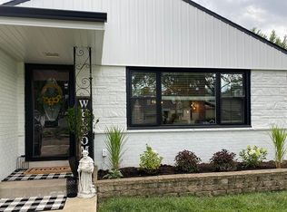 309 Pine St, Villa Park, IL
