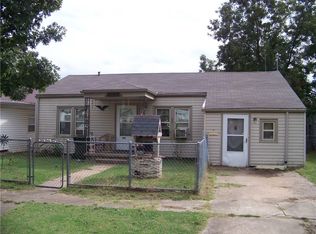 821 E Maple St, Cushing, OK 74023