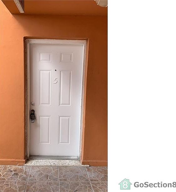 1st image of 3800 E 4th Ave #5