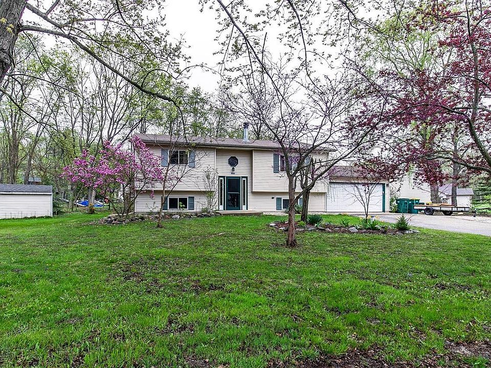 1st image of W 157 Tulip Dr