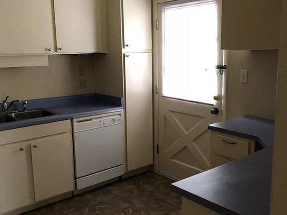 4th image of 925 Cleveland St Unit 100
