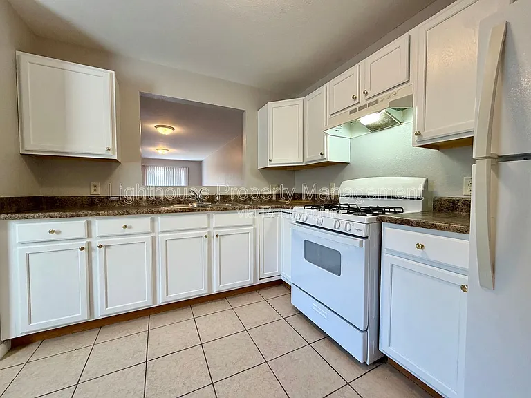 860 Marquette Ave #16 — Photo 4