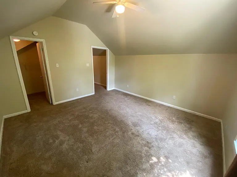 1129 Burdette St — Photo 10