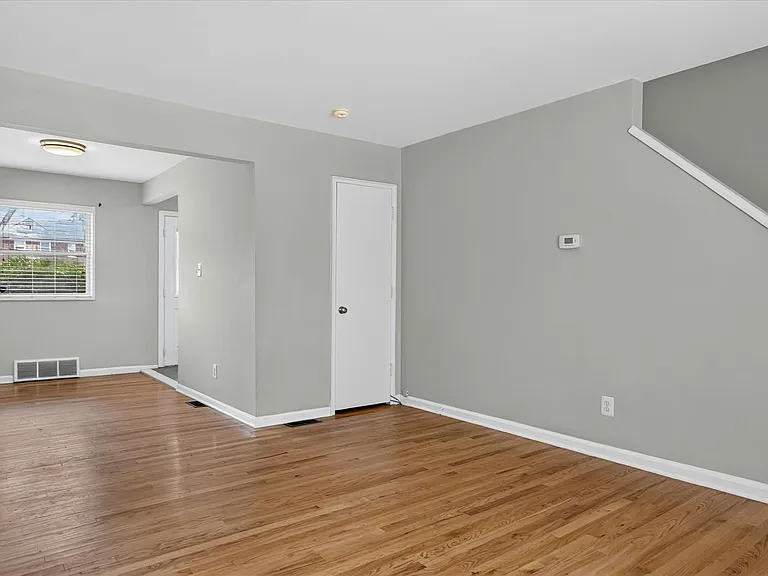 3284 Coolidge Hwy — Photo 10
