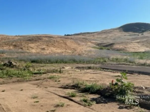 3 Barnyard Dr, Horseshoe Bend, ID 83629