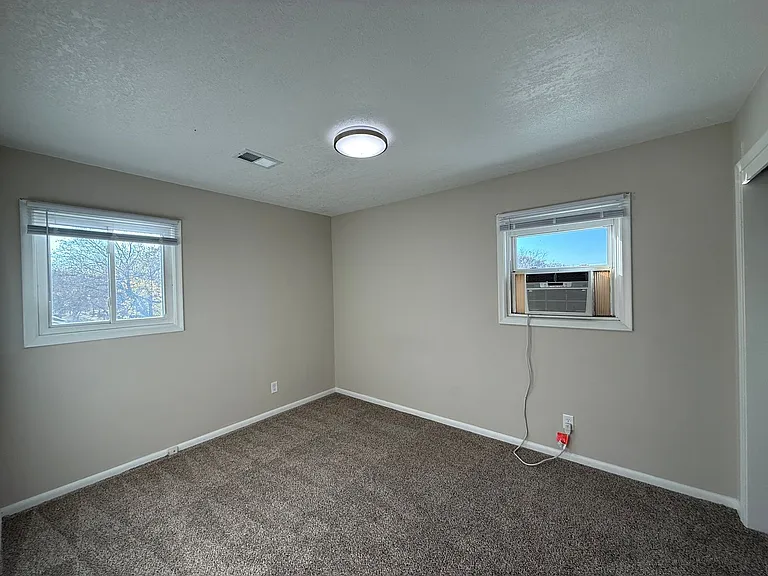 2606 E Hennepin Ave — Photo 12