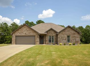 185 Eastwood Ln, Killen, AL 35645