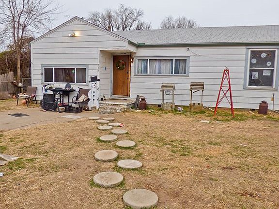 3rd image of 718 W Sunrise Dr