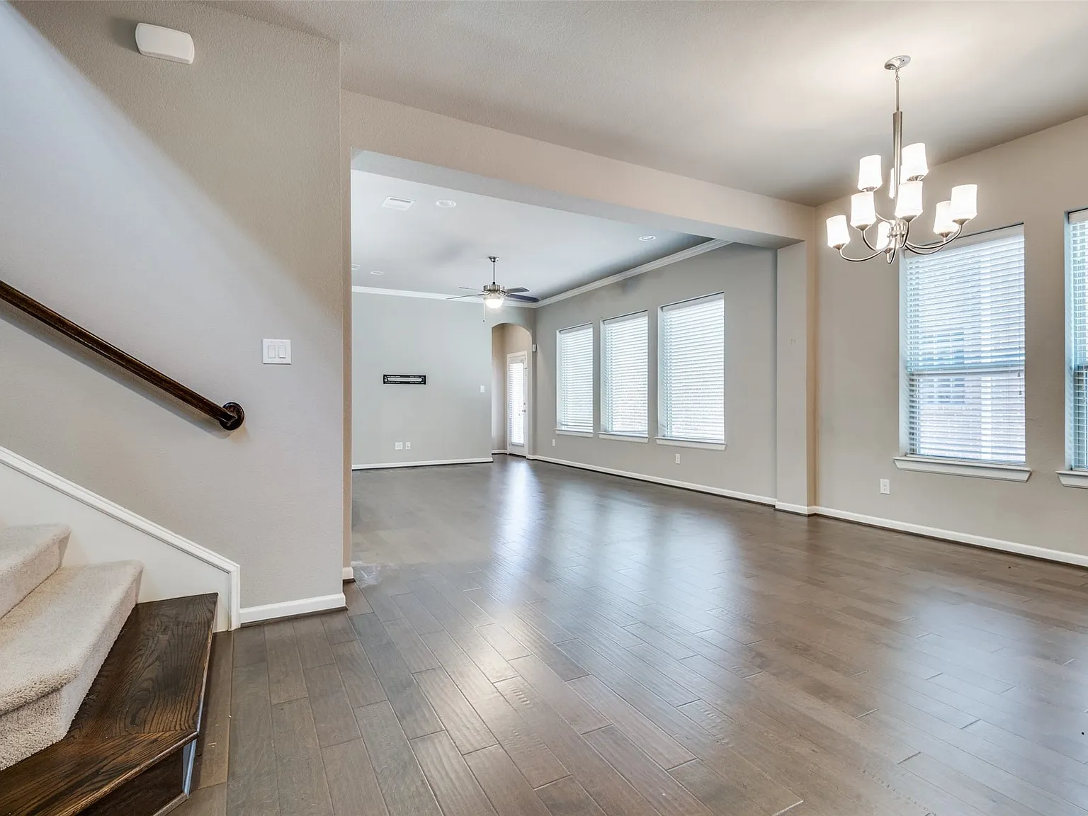 4 bed, 3.5 bath, 3054 sqft, $3,700 — Photo 4