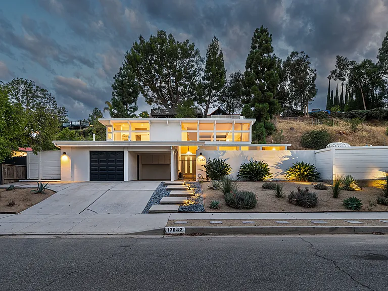 17042 Lisette St — Photo 59
