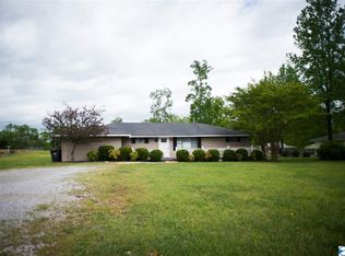 421 Shoal Creek Rd, Hartselle, AL 35640