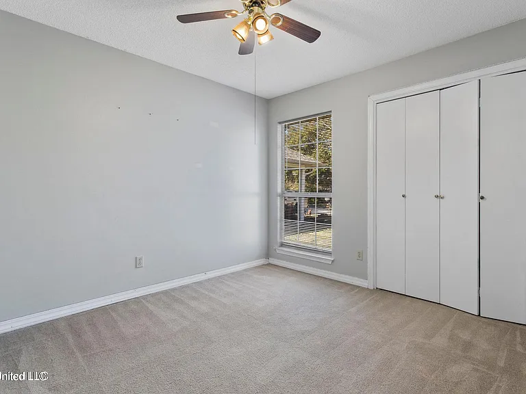 987 Bluff Rdg — Photo 17