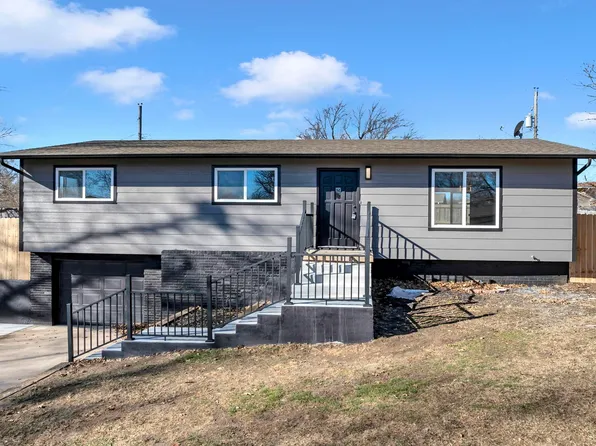 7319 W Warren St, Wichita, KS 67212