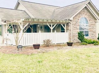 4285 Plantation Ridge Ln, Greensboro, NC 27409