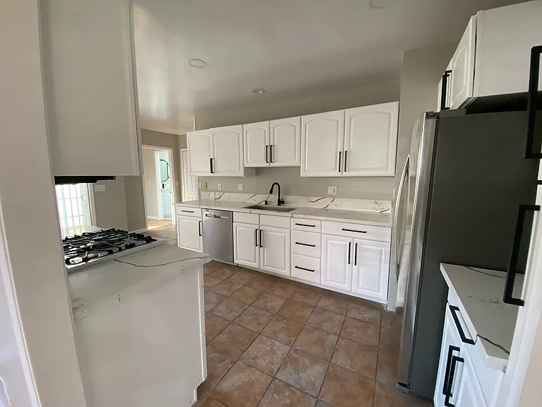8725 Washington Ave — Photo 4