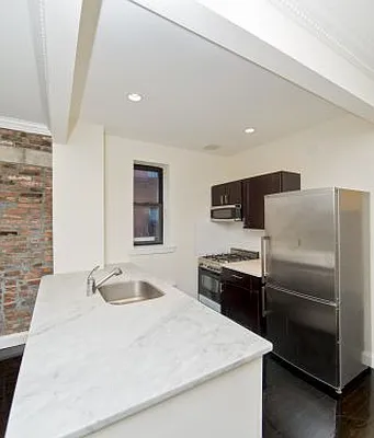 Rented by Icon Realty Management | media 11