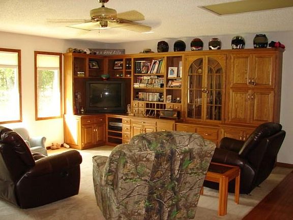 5th image of 225 Circle High Dr
