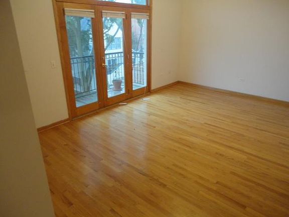 4th image of 2533 N Southport Ave #3RK
