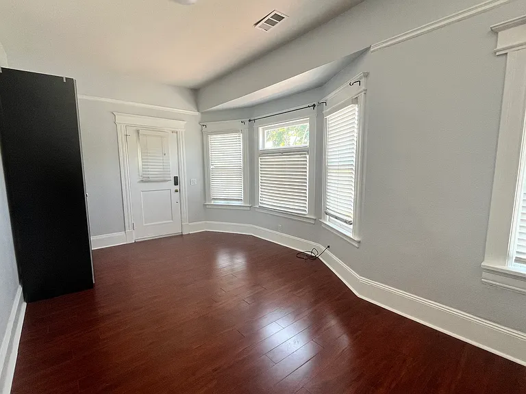 145 George St #5 — Photo 10