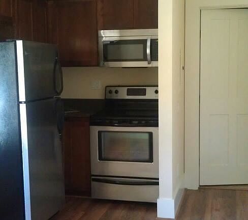 3rd image of 1125 F St APT 07