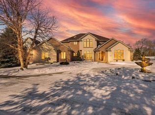 3086 Buttercup Rd, Neenah, WI 54956