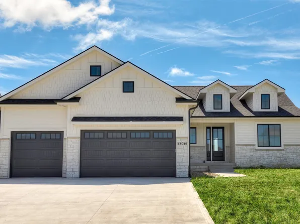 18016 Tanglewood Dr, Clive, IA 50325