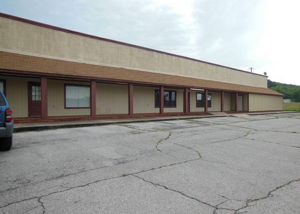 1st image of 701 S Owen Walters Blvd