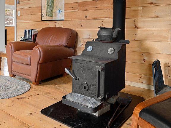 4th image of 777 Tenney Pond Road