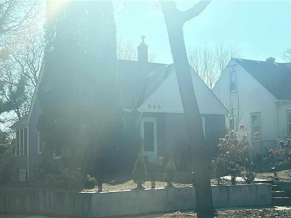1st image of 568 Hazel St N