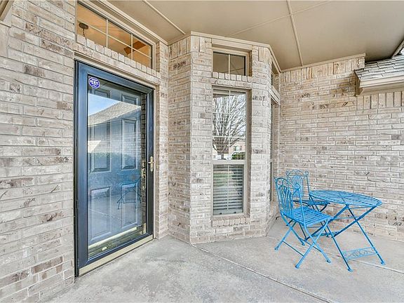 3rd image of 3600 SW 128th St