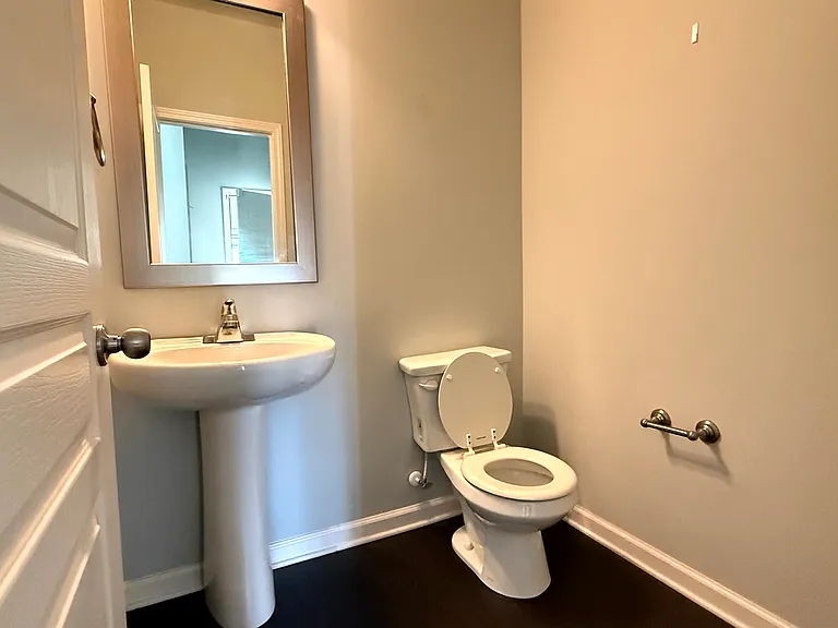 4752 Highland Ave — Photo 9