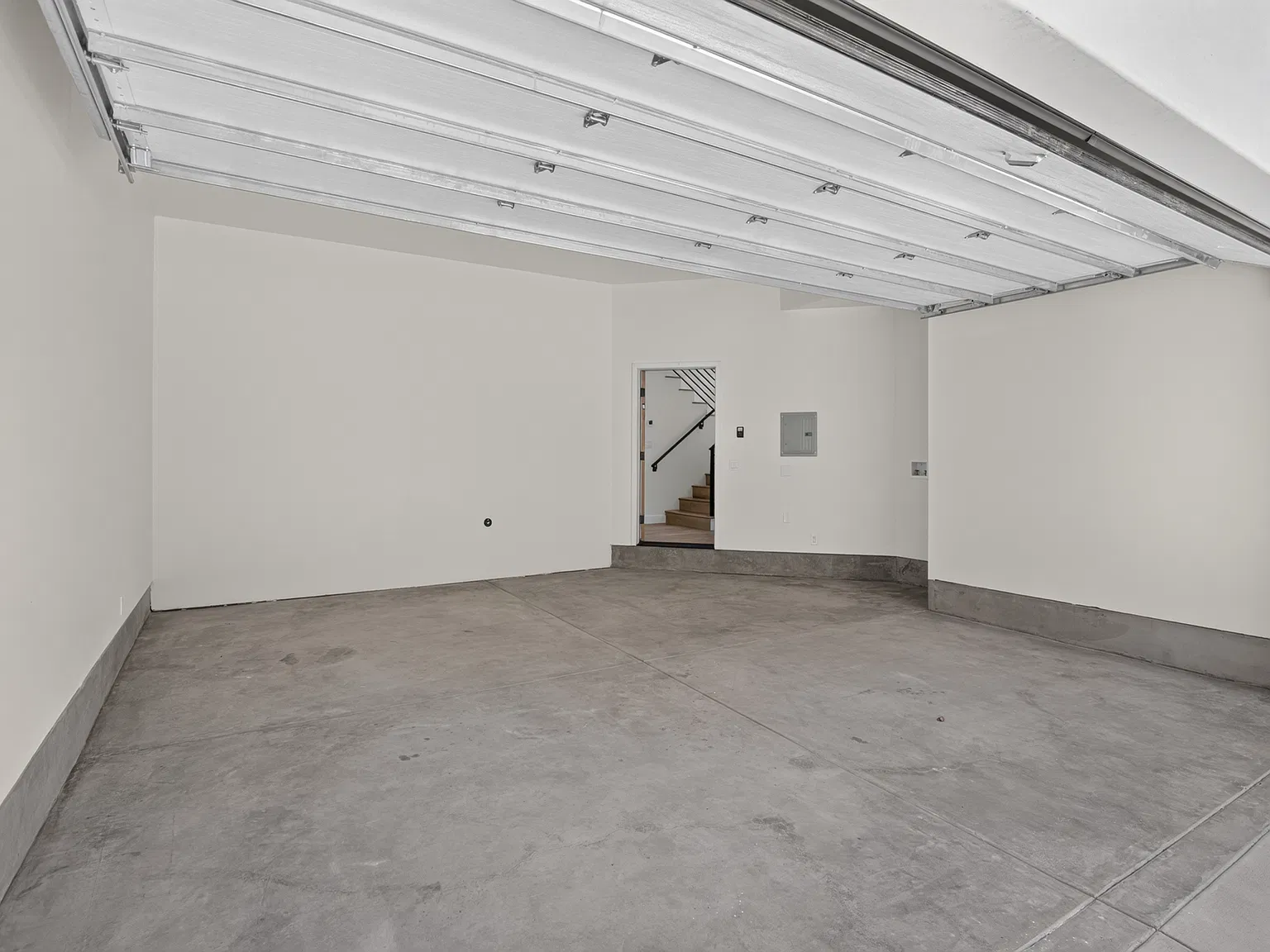 3 bed, 2.5 bath, 1539 sqft, $3,995 — Photo 3