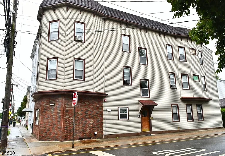 139 Ray St #2 — Photo 1