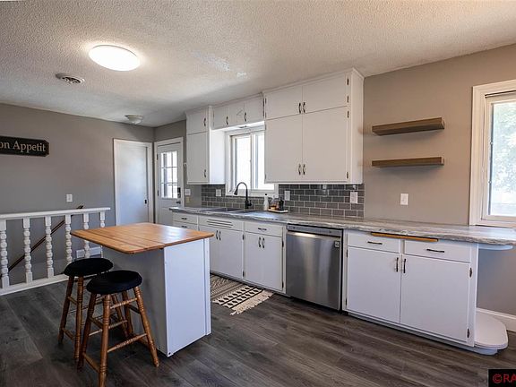 3rd image of 417 3rd Ave S