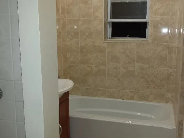 81 E 51st St #4, Brooklyn, NY 11203