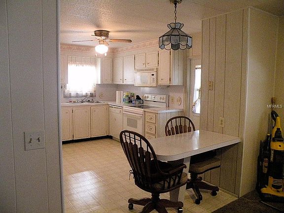 4th image of 142 Fern Palm St #142