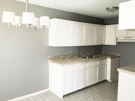5th image of 402 Gastel Cir