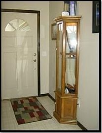 3rd image of 909 E Hills Dr