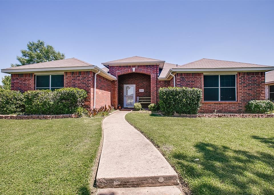 1st image of 300 Cherrytree Ln