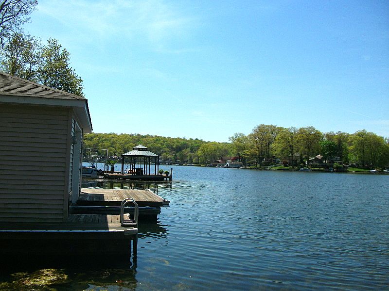 1st image of 8 Oneida Ave