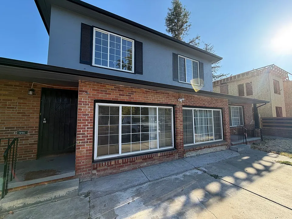 546 El Camino Ave