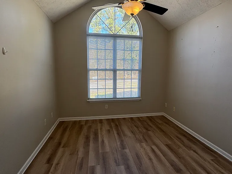 126 Crawford Dr — Photo 9
