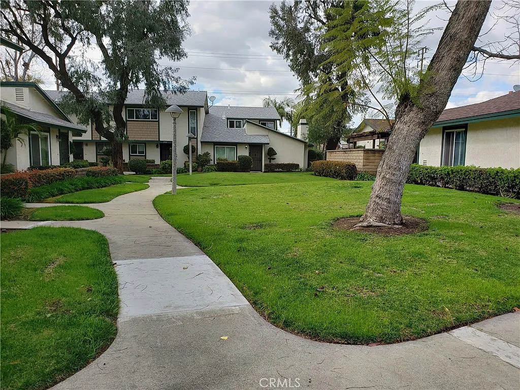 3 bed, 2.5 bath, 1533 sqft, $3,600 — Photo 3