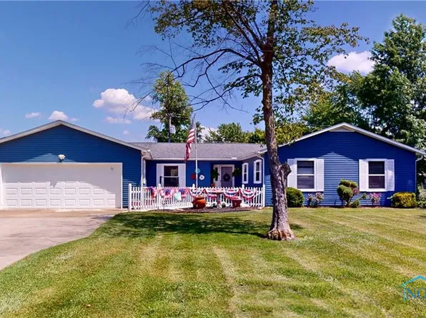17 Adams Dr, Fremont, OH 43420